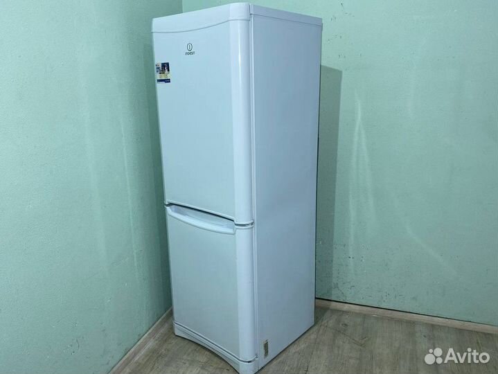 Холодильник Indesit