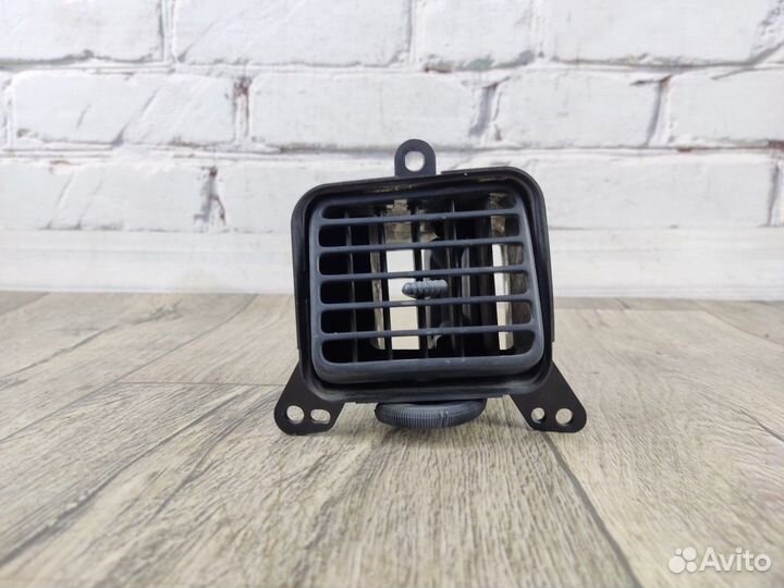 Дефлектор воздушный Carina E