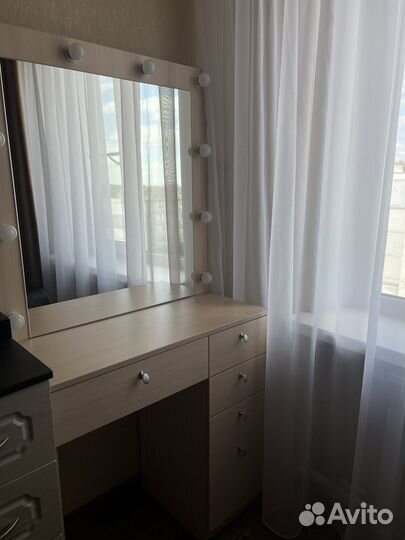 Гримерный стол