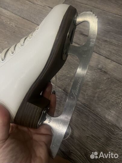 Коньки фигурные