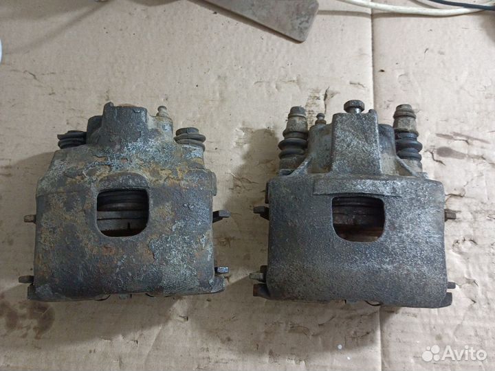 Суппорта передние chrysler 300m