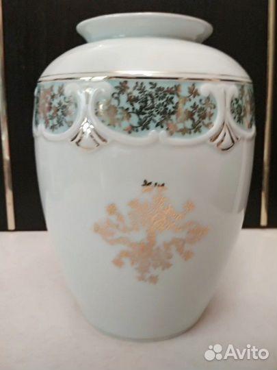 Ваза,фарфор 