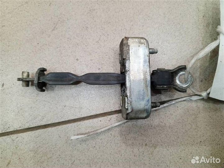 Ограничитель двери передней правой Toyota Land Cr