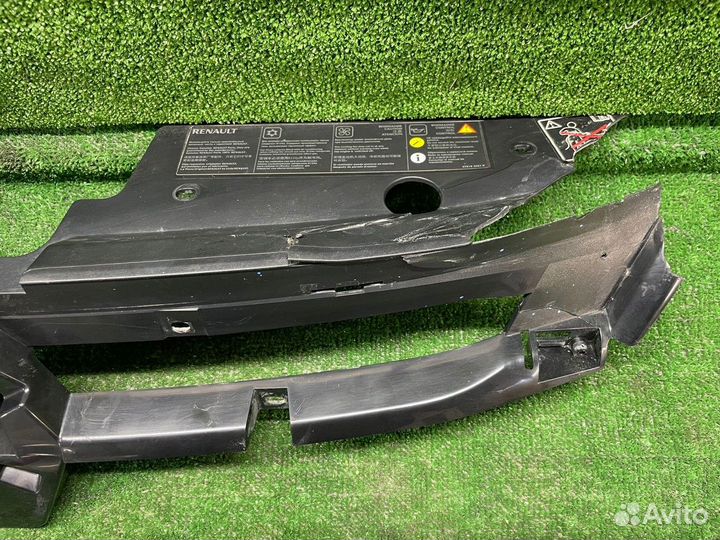 Основание решетки радиатора Renault Duster