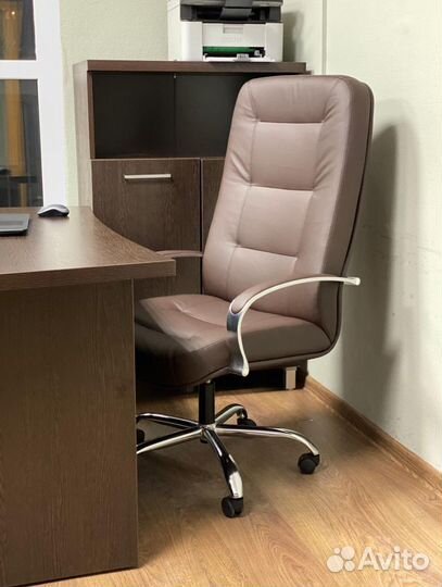 Офисное кресло. Гарантия 1 год