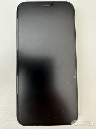 Телефон iPhone 12