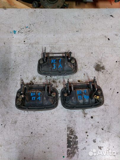 Ручка двери передняя правая kia sportage 1