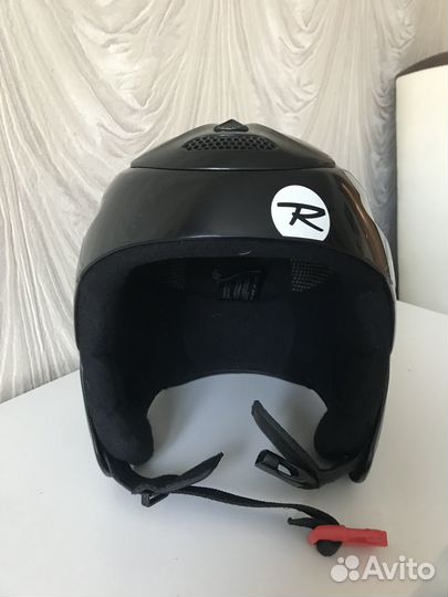Продам итальянский горнолыжный шлем Rossignol