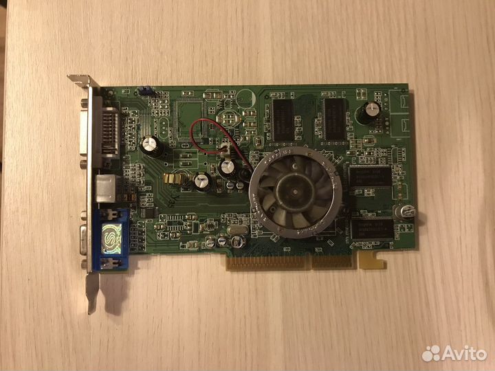 Видеокарта AGP 8x Sapphire Radeon 9550 128Mb