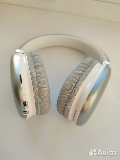 Беспроводные наушники новые