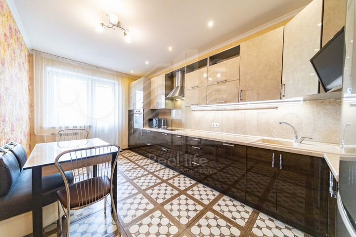 2-к. квартира, 72,8 м², 5/17 эт.