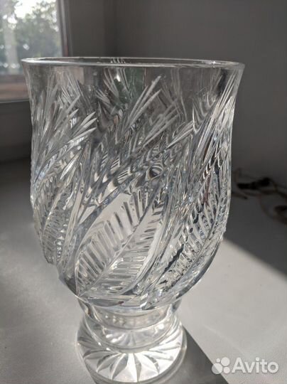 Изящная хрустальная ваза с инкрустацией СССР