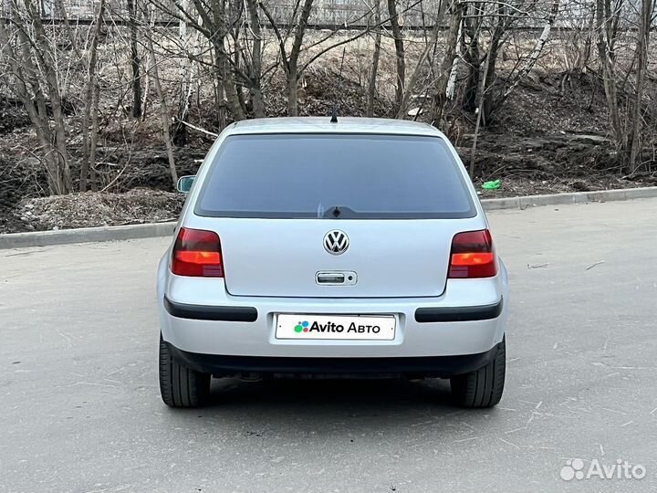 Volkswagen Golf 1.6 МТ, 2001, 330 000 км