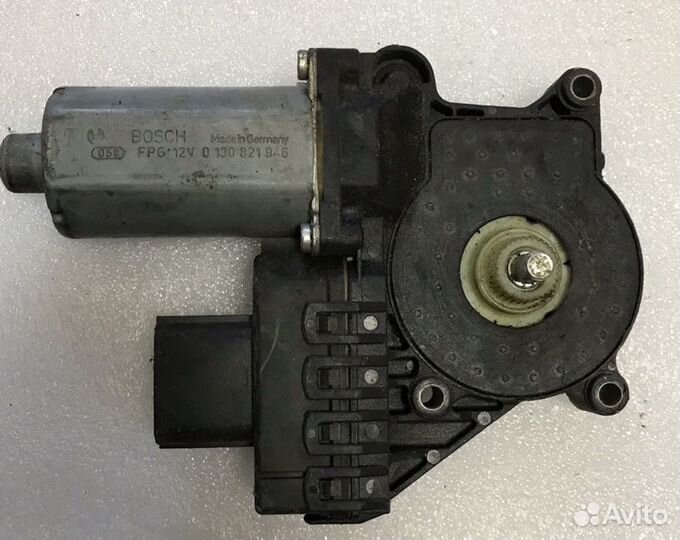 Мотор стеклоподъемника задний правый