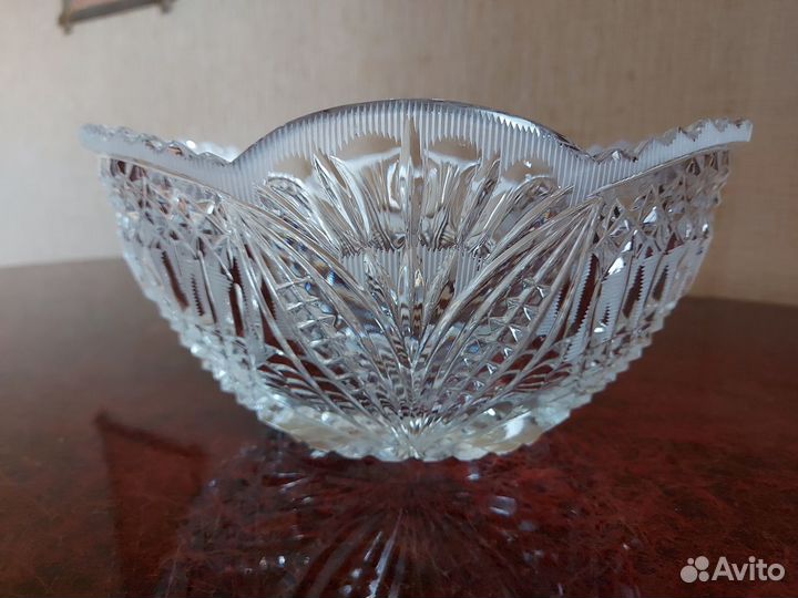 Хрусталь: вазы, салатники