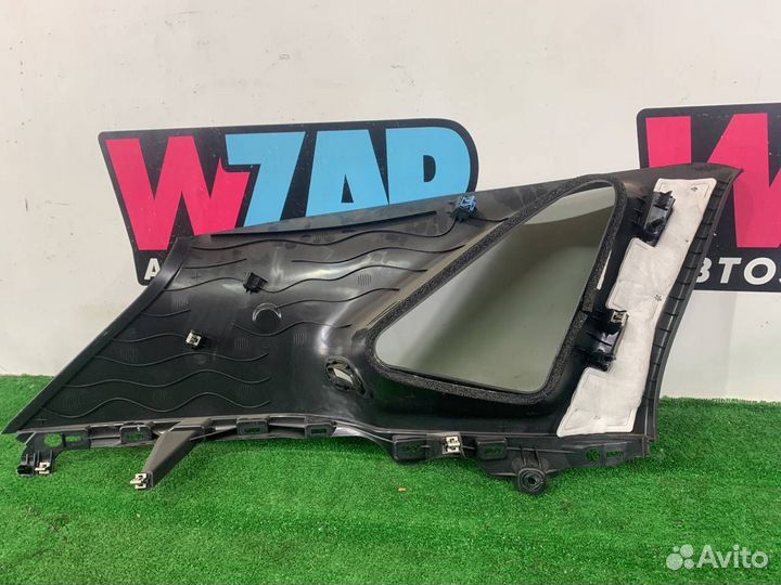 Обшивка отсека багажника правая верхняя Ford