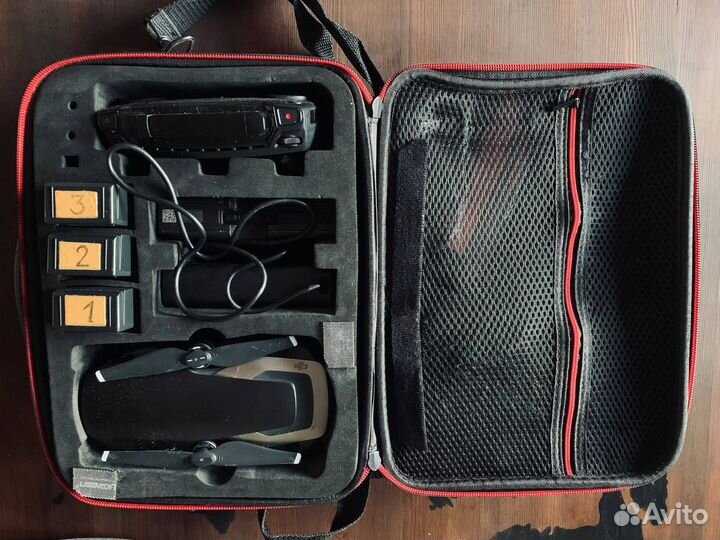 Квадрокоптер DJI Mavic Air