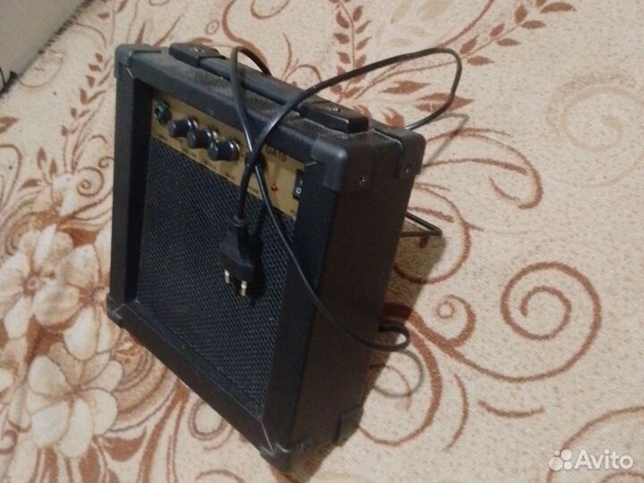 Гитарный комбоусилитель