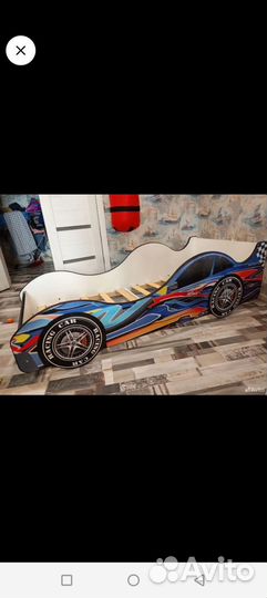 Детская кровать машина