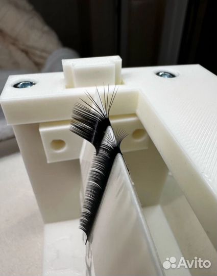 Машинка для формирования пучков ресниц