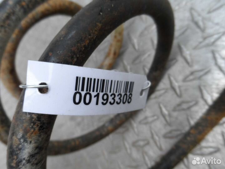 Пружина задняя Jeep Grand Cherokee 3 (WK)