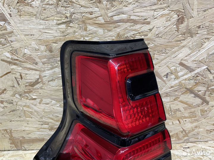 Фонарь задний левый Toyota Land Cruiser Prado 150