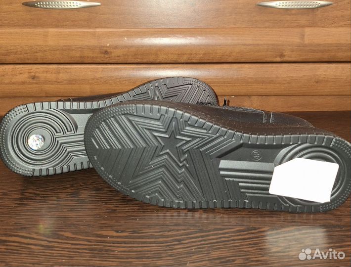 Кроссовки на каблуке кожа 38