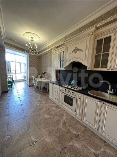 4-к. квартира, 125 м², 2/4 эт.