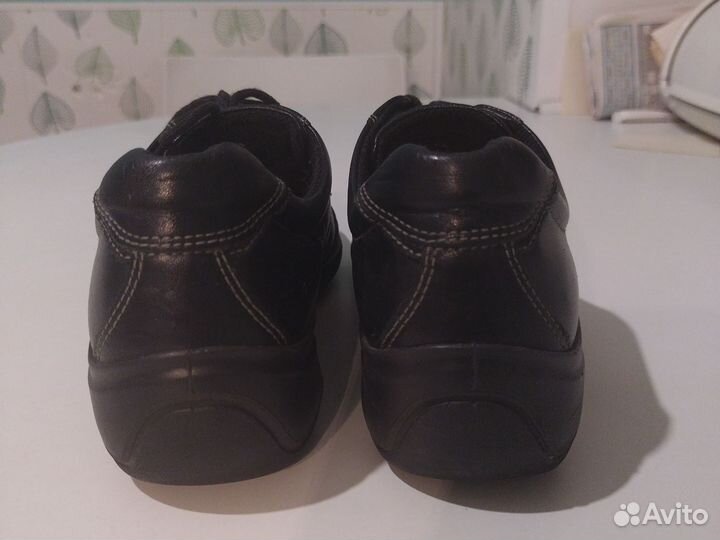 Кроссовки женские Экко 37 разм