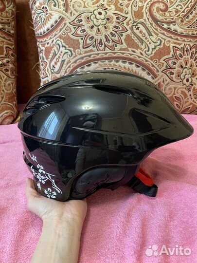 Горнолыжный шлем