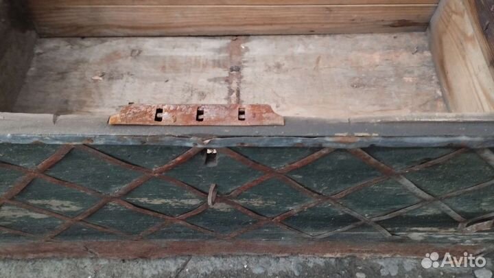 Сундук деревянный старинный