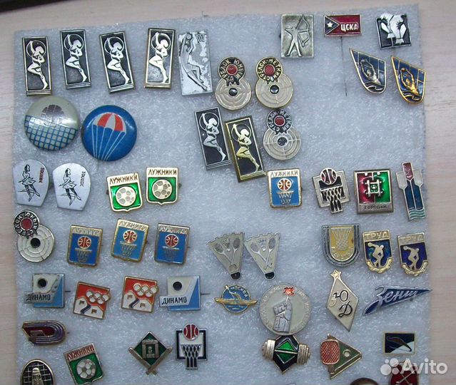 Продам значки гто, разрядники и мелкие спорт