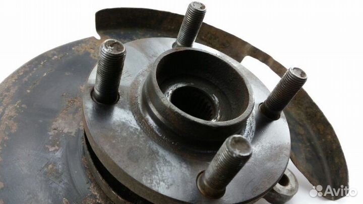 Ступица передняя левая Nissan Pulsar SN15 CD20