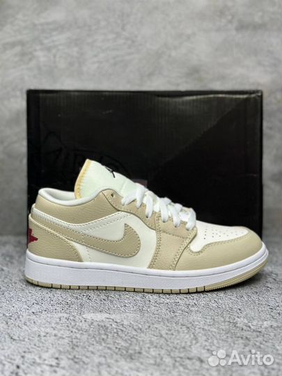 Кроссовки Nike Air Jordan 1