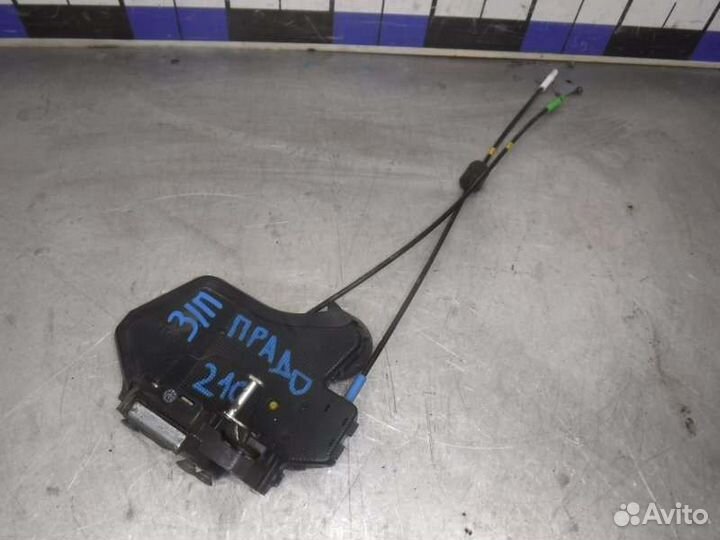 Замок двери задний правый Toyota Lc Prado 120 1GR