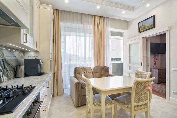 3-к. квартира, 95 м², 4/10 эт.