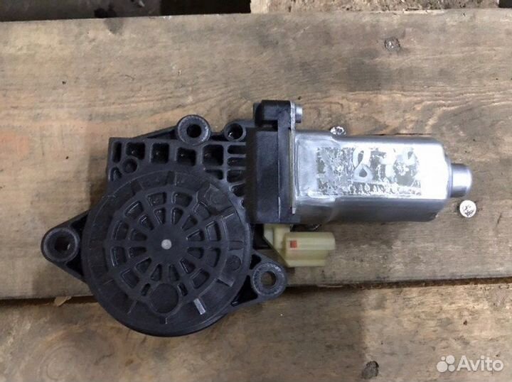 Моторчик стеклоподъемника задний правый Tucson