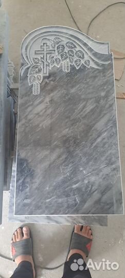 Памятники из мрамора и гранита