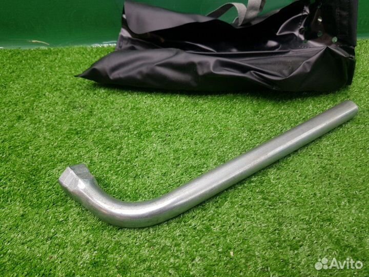 Ключ балонный Volkswagen Tiguan TIG cawa 2009