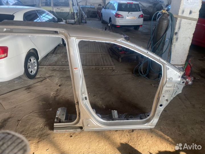 Стойка кузова (2) правая Toyota Sienta NHP170 2015