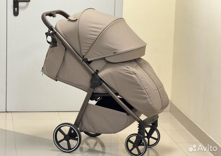 Прогулочная коляска carrello bravo
