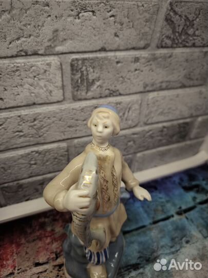 Статуэтка Емеля со щукой