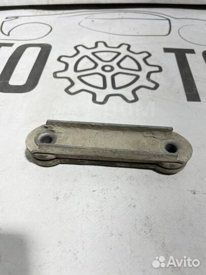 Кронштейн глушителя Mercedes C-Class W204