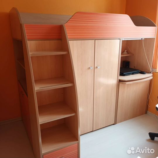 Детская кровать чердак с комодом