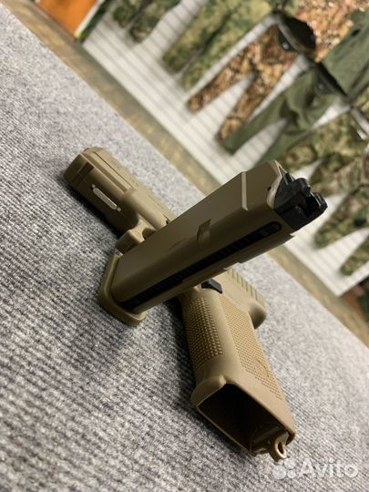 Страйкбольный пистолет (East Crane) Glock-19X TAN