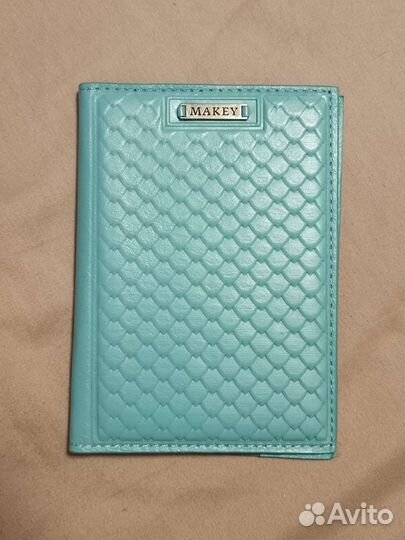 Кожаная обложка на паспорт