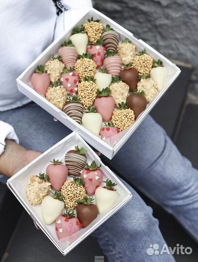 Клубника в шоколаде, сладкий подарок