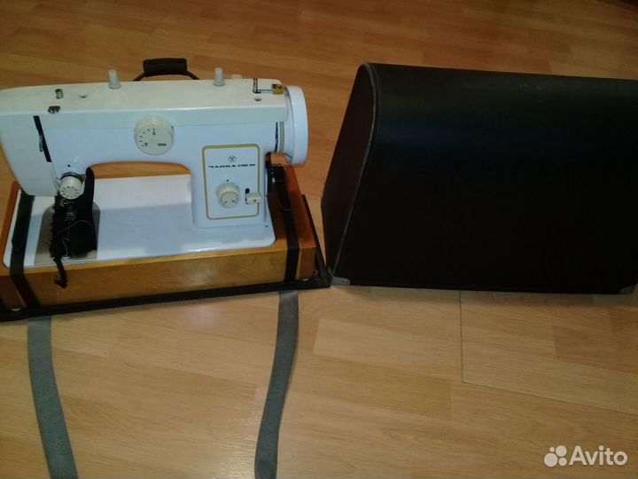Швейная машинка чайка 132М
