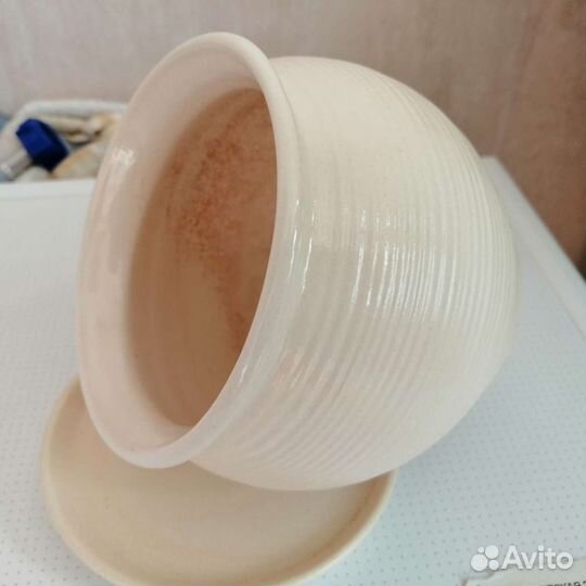 Разные горшки для цветов