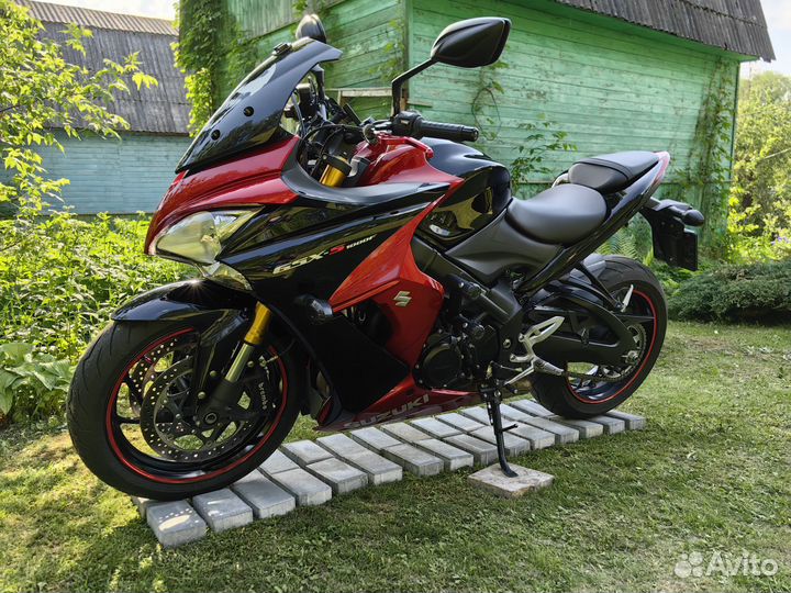 Suzuki GSX S1000F
